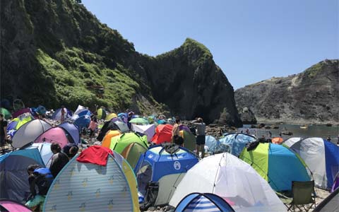 混雑するヒリゾ浜