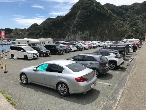 中木漁港の駐車場