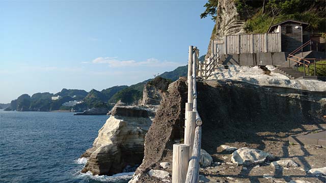 沢田公園露天風呂に向かって坂を登る